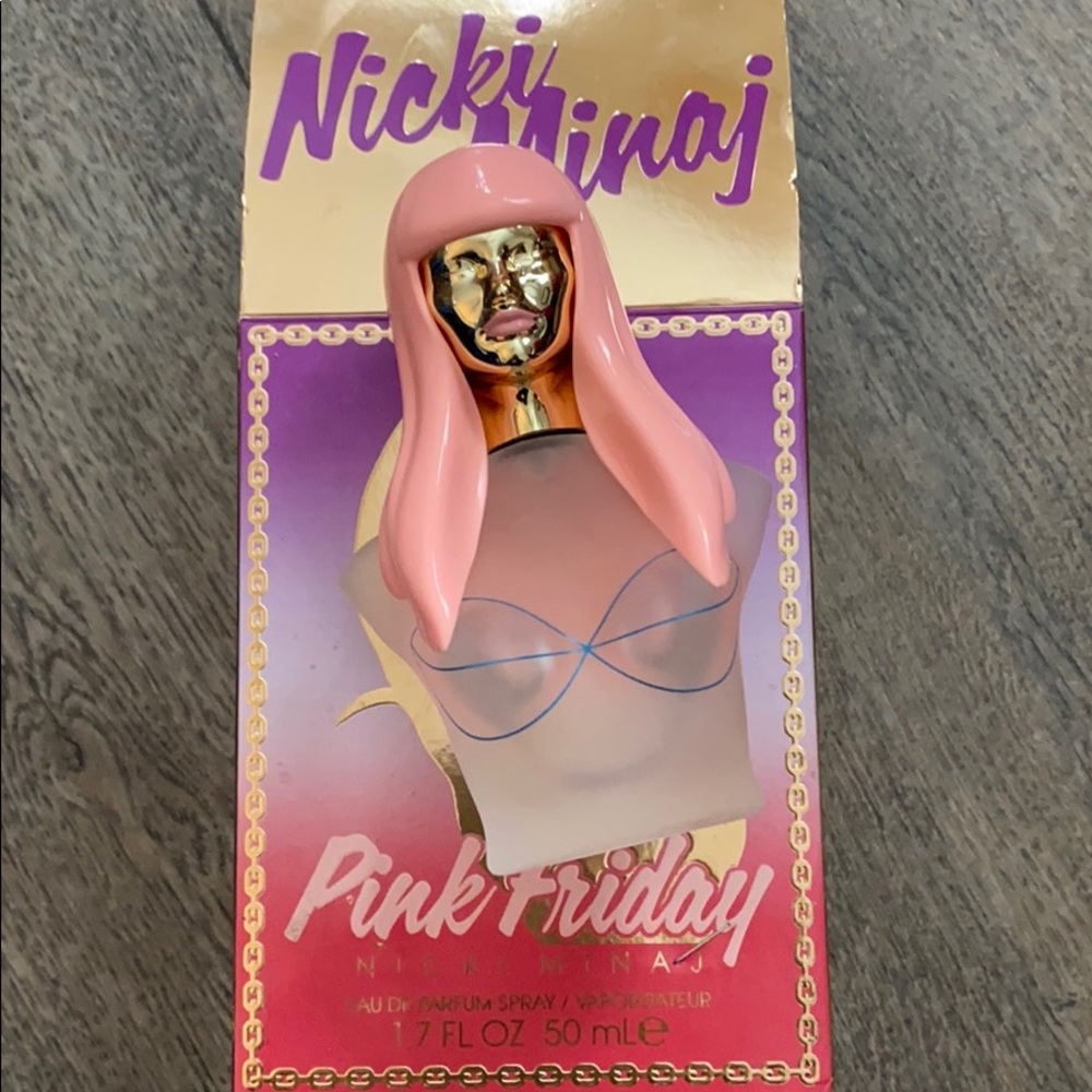 Niki Minaj pink Friday purfume nib